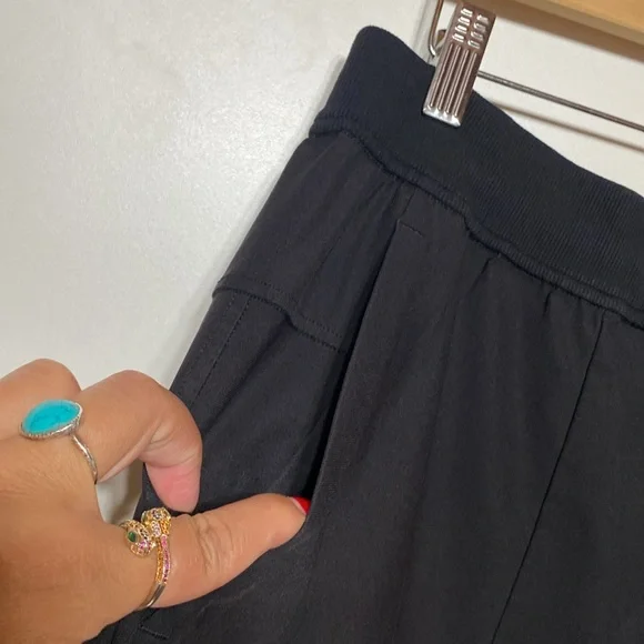 Lululemon Men’s Jogger Size Large in Black - Picture 7 of 16